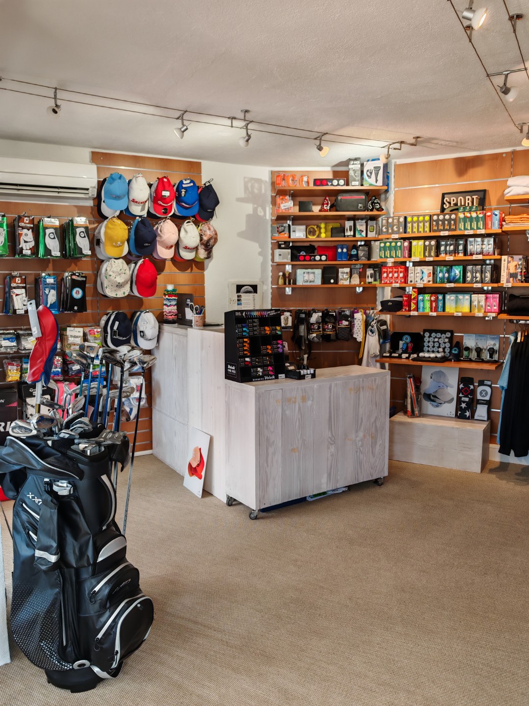 proshop-golf-de-beauvallon-2-Grande.jpg